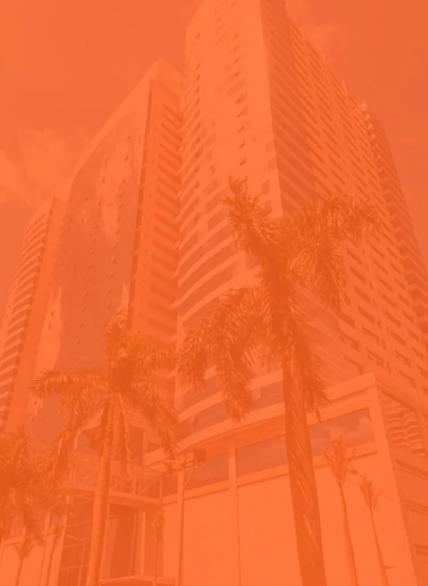 Profissional do Grupo Innovare em consultoria empresarial